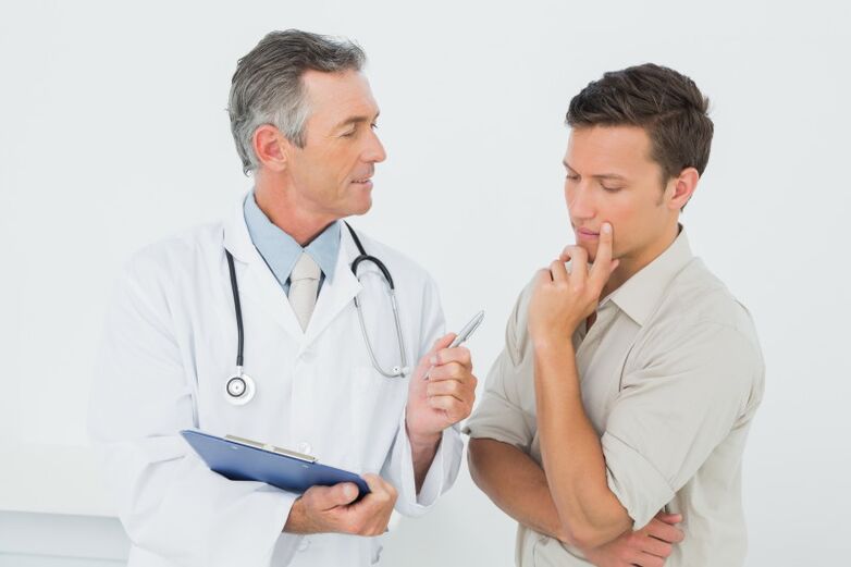 Il medico prescrive un trattamento per la prostatite