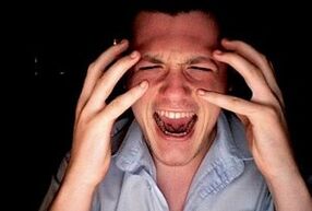 Lo stress e il sovraccarico nella vita di un uomo provocano lo sviluppo della prostatite
